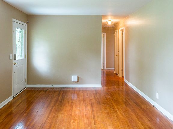 2nd image of 1715 Clydeway Dr
