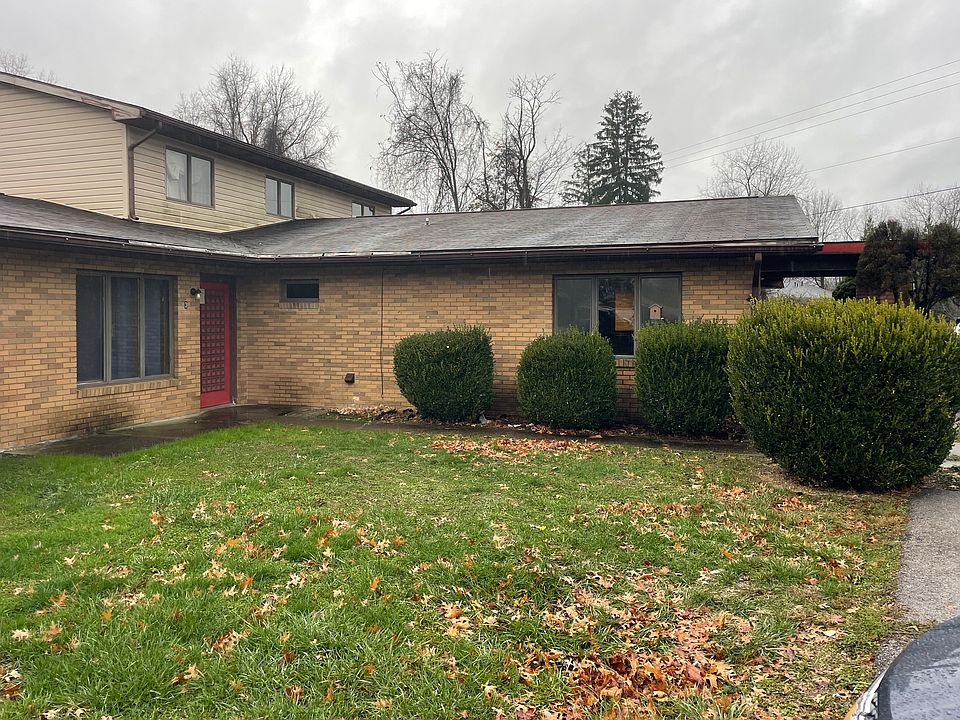 1st image of 135 Paddock Green Dr #6