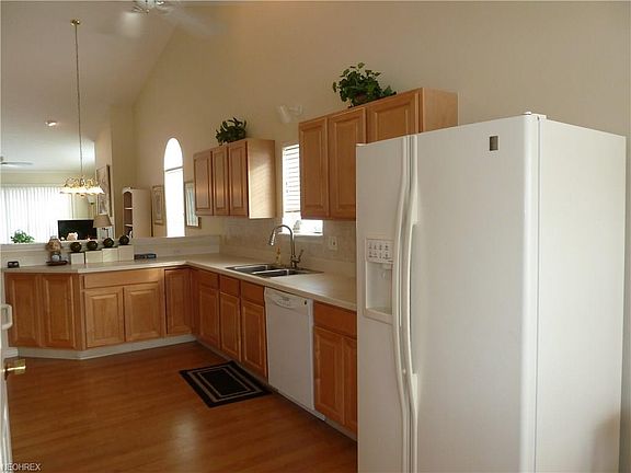 4th image of 2627 Edgebrook Xing
