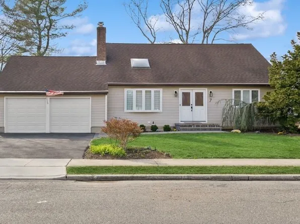 7 Little Plains Court, Huntington, NY 11743