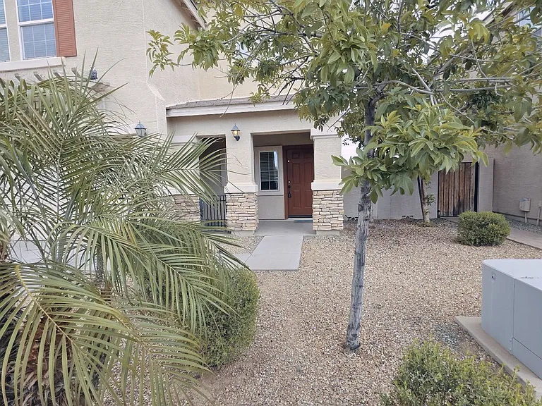 S 35th Pl — Photo 12