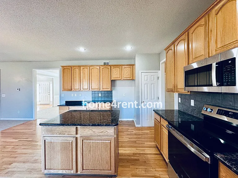 15252 W 158th Ter — Photo 16