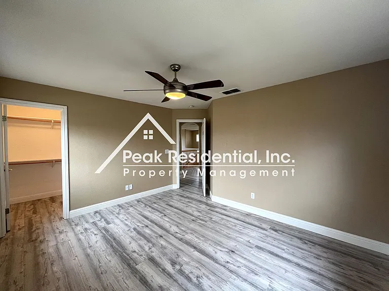 1933 Tyndrum Ln — Photo 28