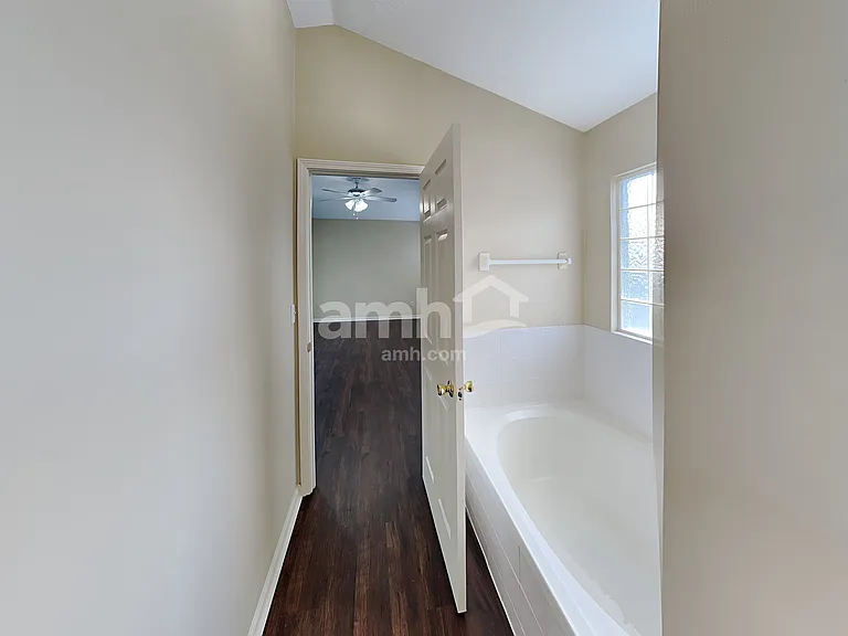3206 Chantilly Ct — Photo 14