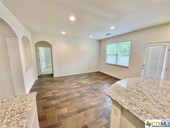 5th image of 117 Blue Oak Blvd
