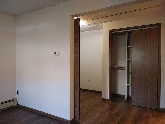 415 S Van Buren St #3 — Photo 6