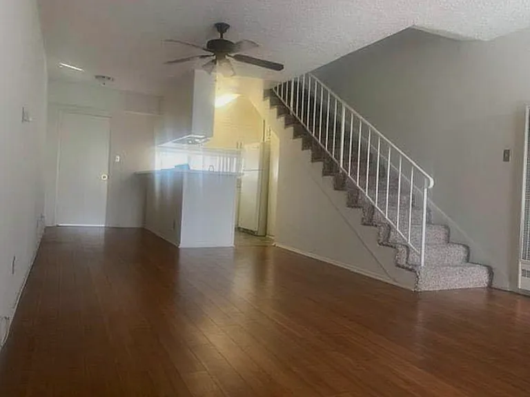 14134 Burbank Blvd #1 — Photo 3