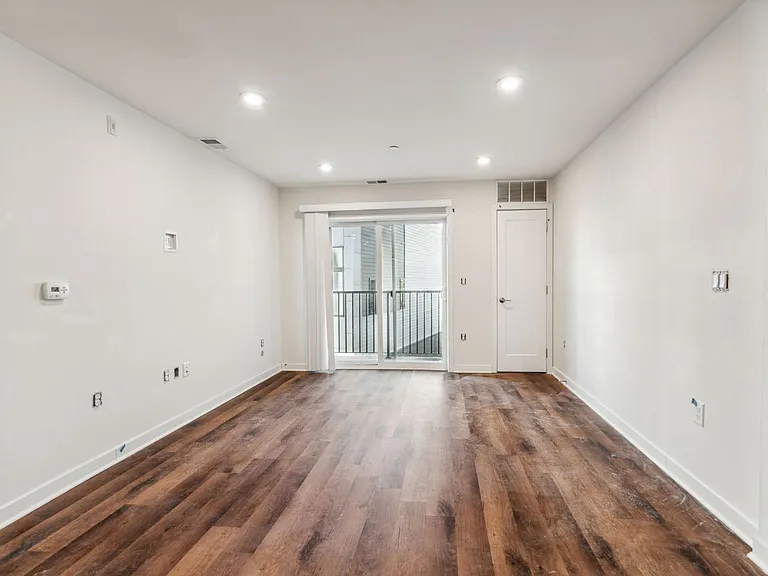Graduate Pointe — Photo 159
