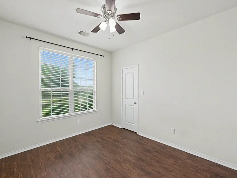 1061 Shadow Bend Ct — Photo 11