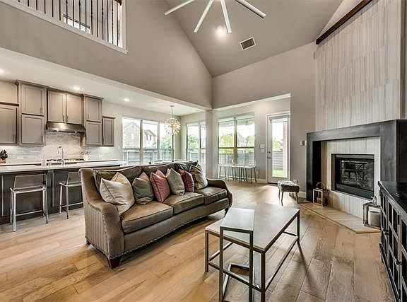 5th image of 5101 Shallow Pond Dr