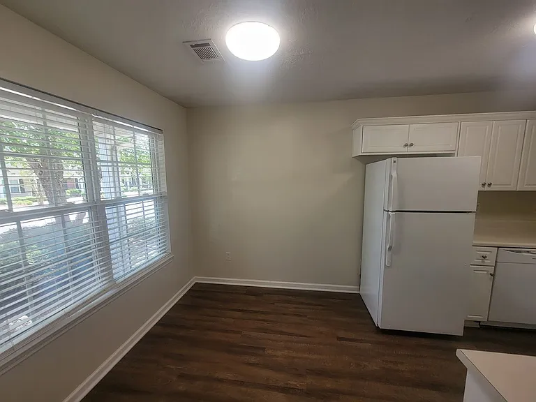1406 Anna Way — Photo 8