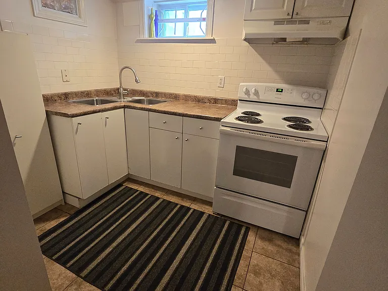 285 Fiona Ter #BASEMENT — Photo 6