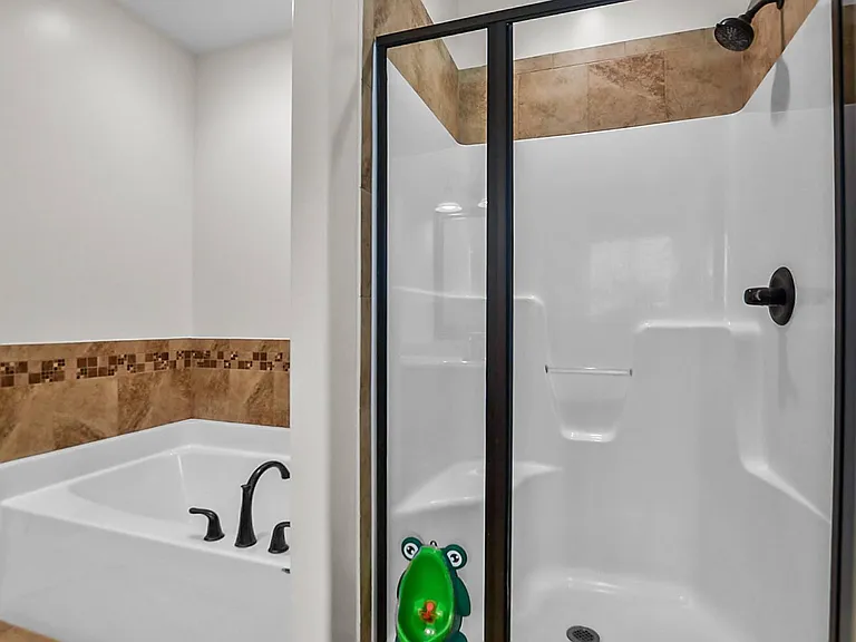 750 Cavalier Dr — Photo 12