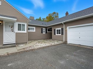 40 Greenwood Ter, Chicopee, MA 01022