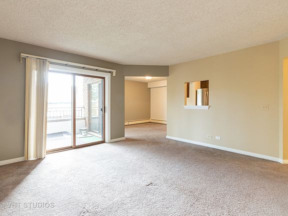 2nd image of 200 Red Top Dr APT 202