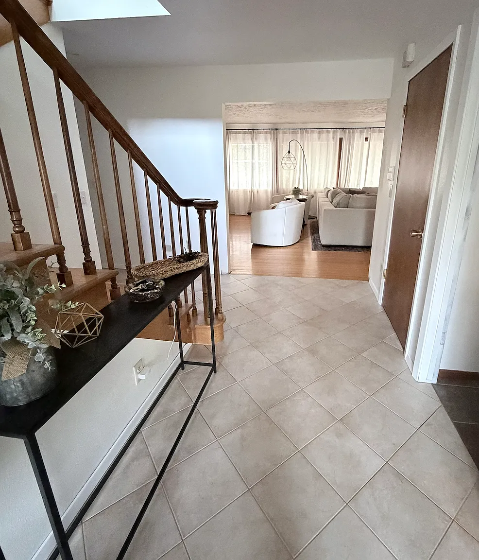 6 bed, 3.5 bath, 5524 sqft, $4,400 — Photo 2