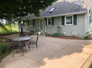 W1539 Roosevelt Rd, Oconomowoc, WI 53066