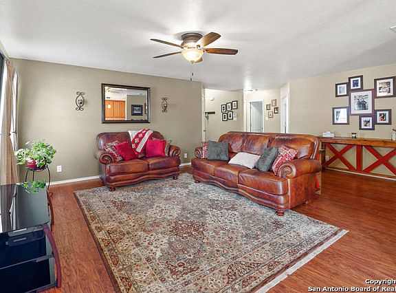 4th image of 262 Val Verde Dr