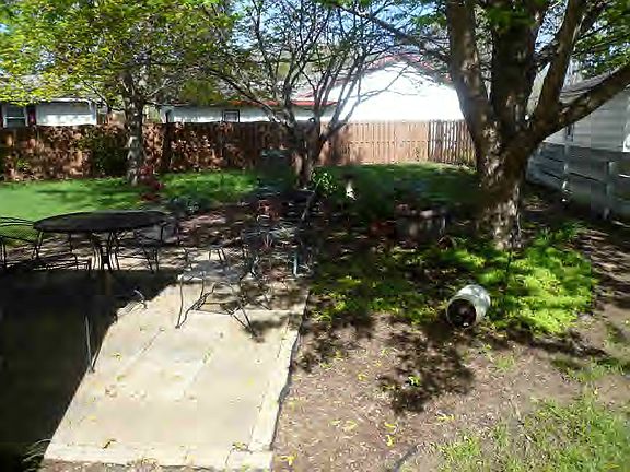 3rd image of 512 Monterey Ct
