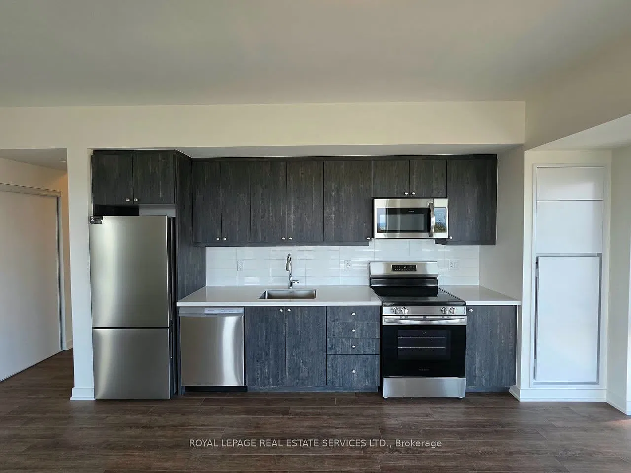 3 bed, $3,000 — Photo 4