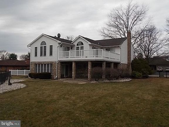 5th image of 1940 Normandie Dr