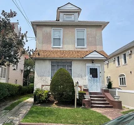 1st image of 1970 E 13th St