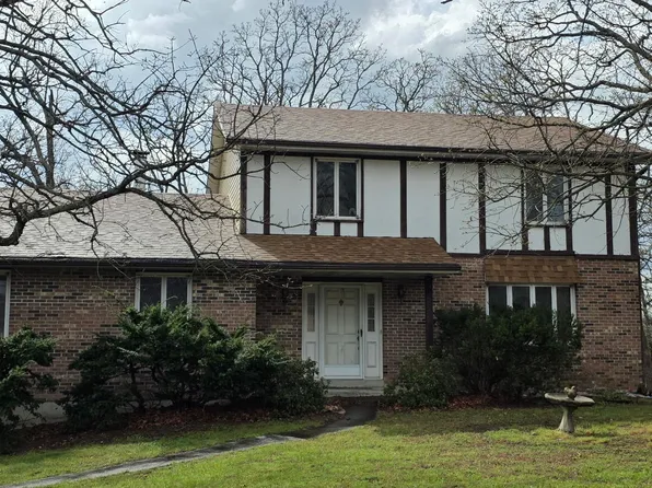 2204 Tanner Bridge Rd, Jefferson City, MO 65101