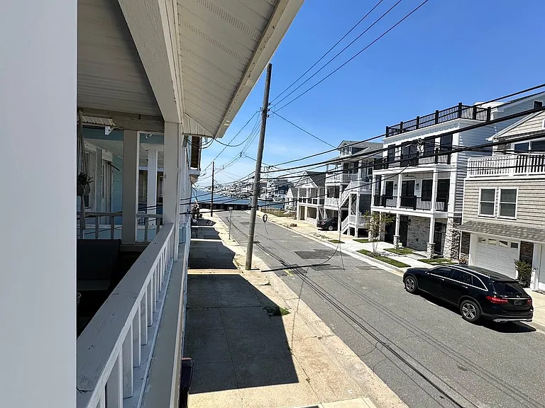202 N Sacramento Ave #A — Photo 16