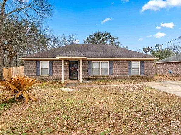 206 Cobb Ct, Bay Minette, AL 36507