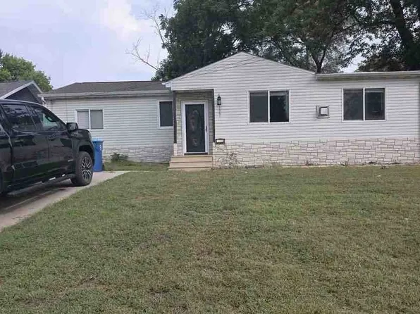 1661 Newell St, Waterloo, IA 50707