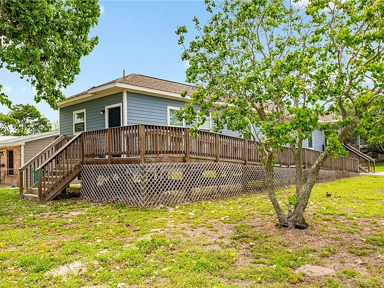1109 W Nelson Ave — Photo 2