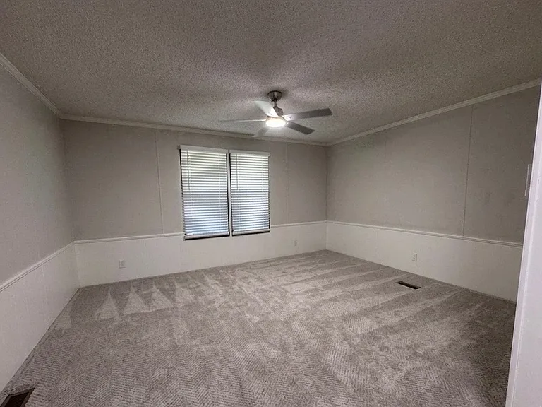 305 Cedar Ln — Photo 7