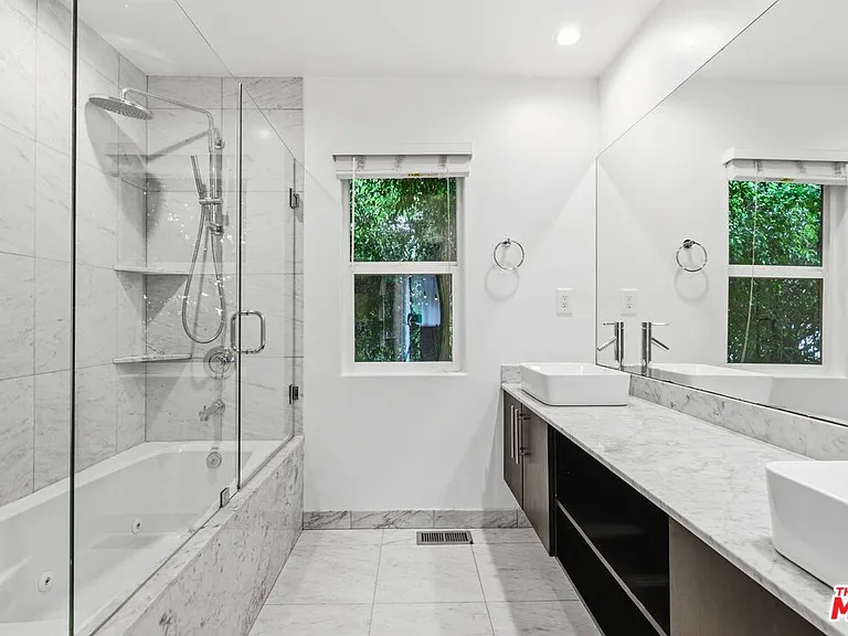 3476 Troy Dr — Photo 23