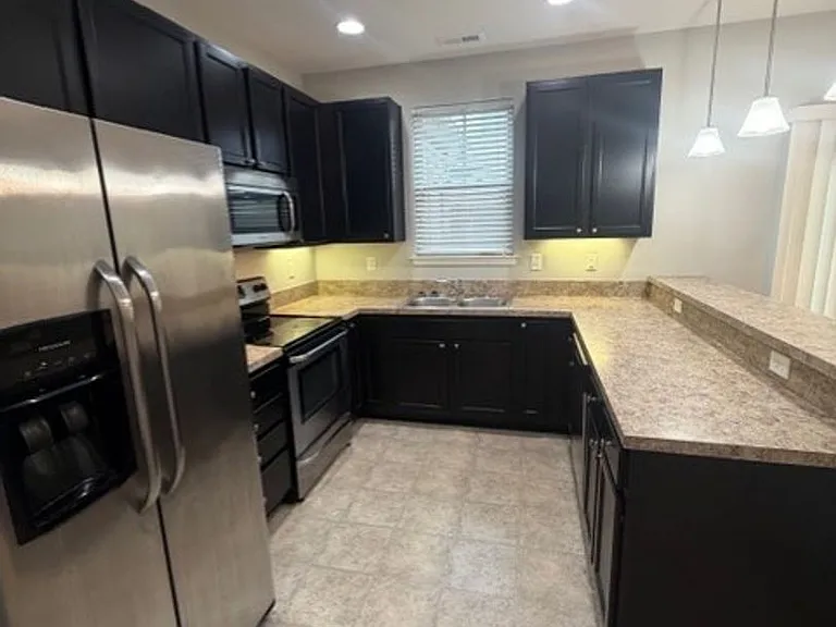 1609 Apsley Ct — Photo 43