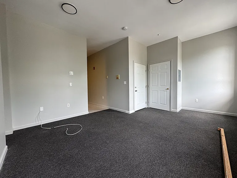 558-612 E Main St #598C — Photo 14