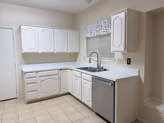 3rd image of 7813 Gibsland Dr