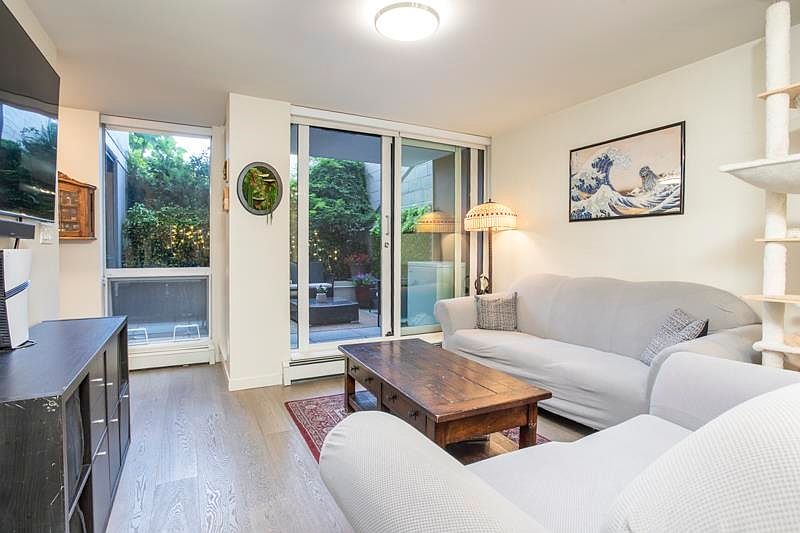 1st image of 189 Keefer St #208