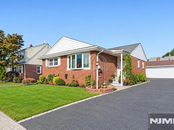 318 7th Street, Saddle Brook, NJ 07663