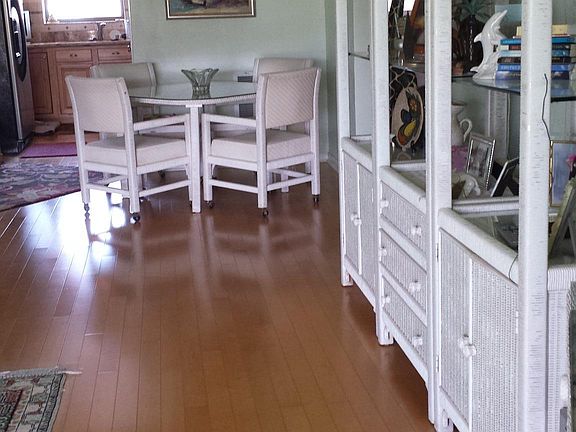 5th image of 755 Saturn St APT E206