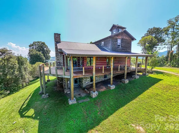 891 Logans Ridge Dr, Marshall, NC 28753