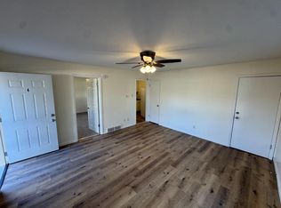 816 E Grove St APT 4, Bloomington, IL 61701