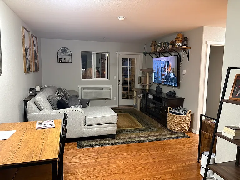 304 N Greensferry Rd #206 — Photo 8