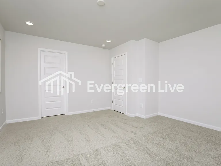 542 Hodge Rd — Photo 8