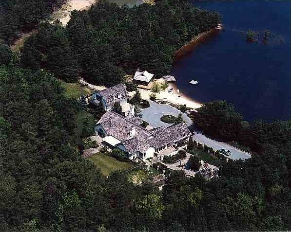 Estate with 32+ acres