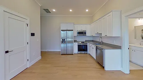16-18 Highgate St #303 Photo 1