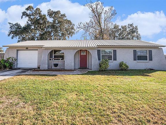 2nd image of 909 Silver Ridge Way