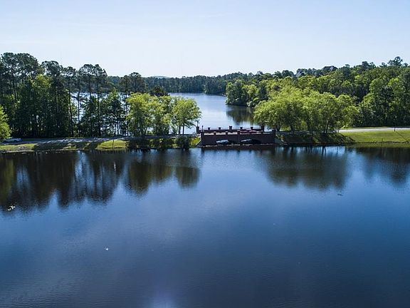 3rd image of 624 Beaver Park Dr