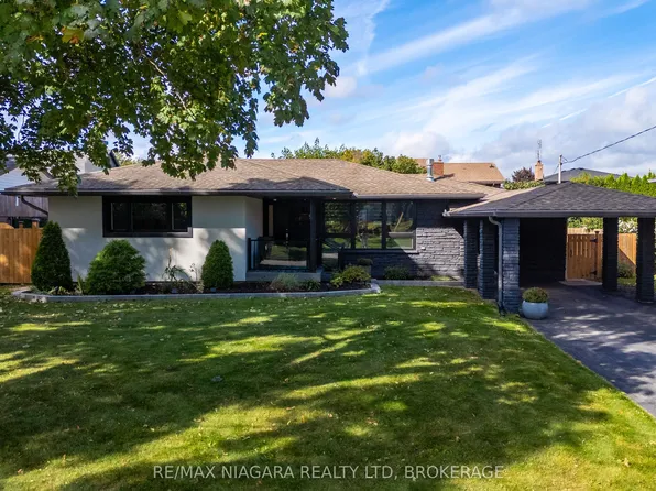 9 Bishops Rd, Saint Catharines, ON L2M 1T8