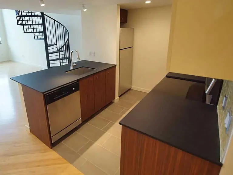 Roebling Lofts — Photo 17