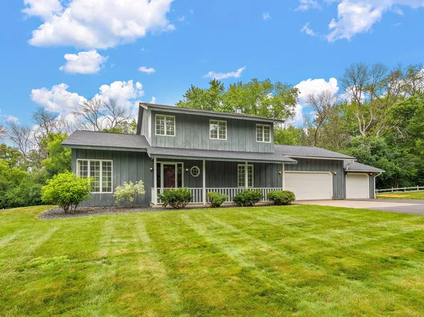 698 Badlands Rd, Hudson, WI 54016